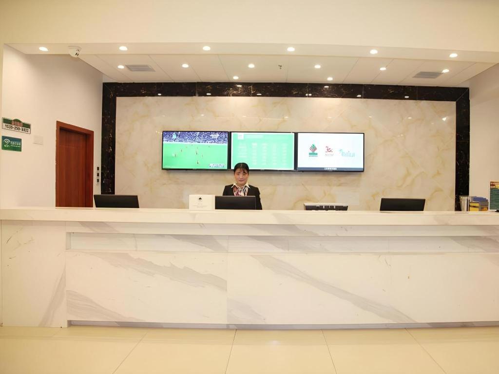 Greentree Alliance Yichang East Yichang Station Hotel Exteriör bild