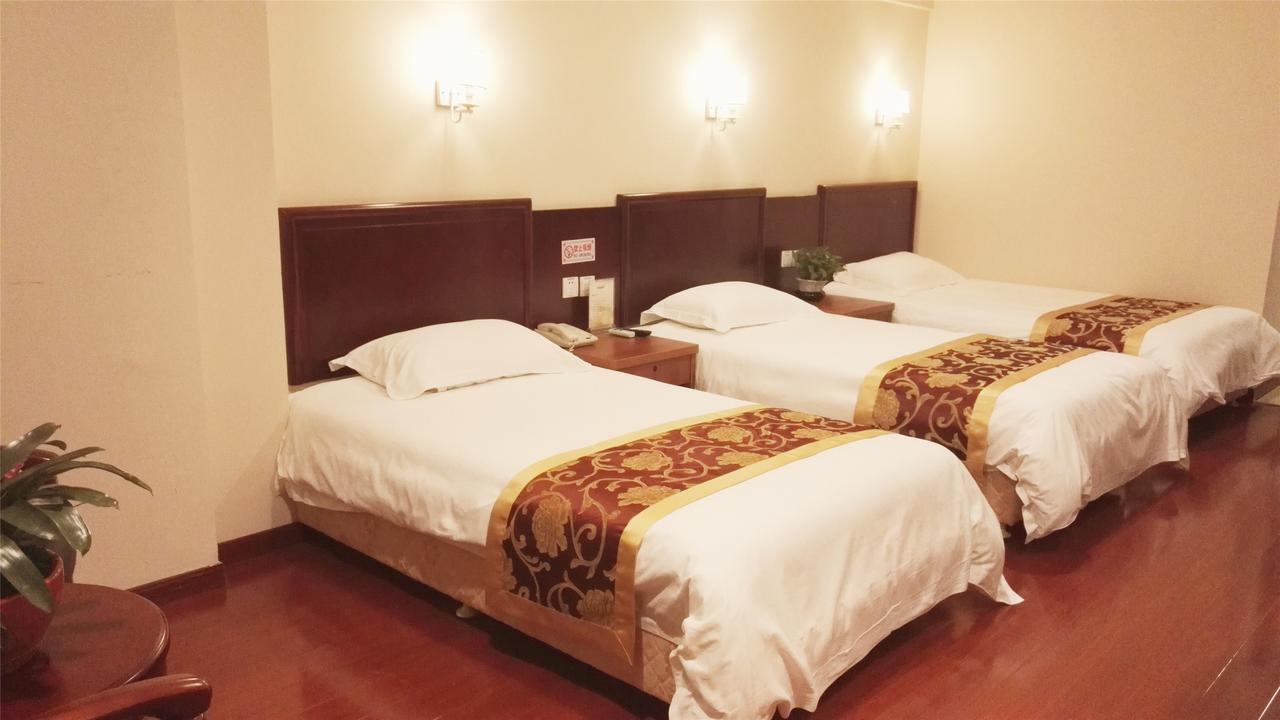 Greentree Alliance Yichang East Yichang Station Hotel Exteriör bild