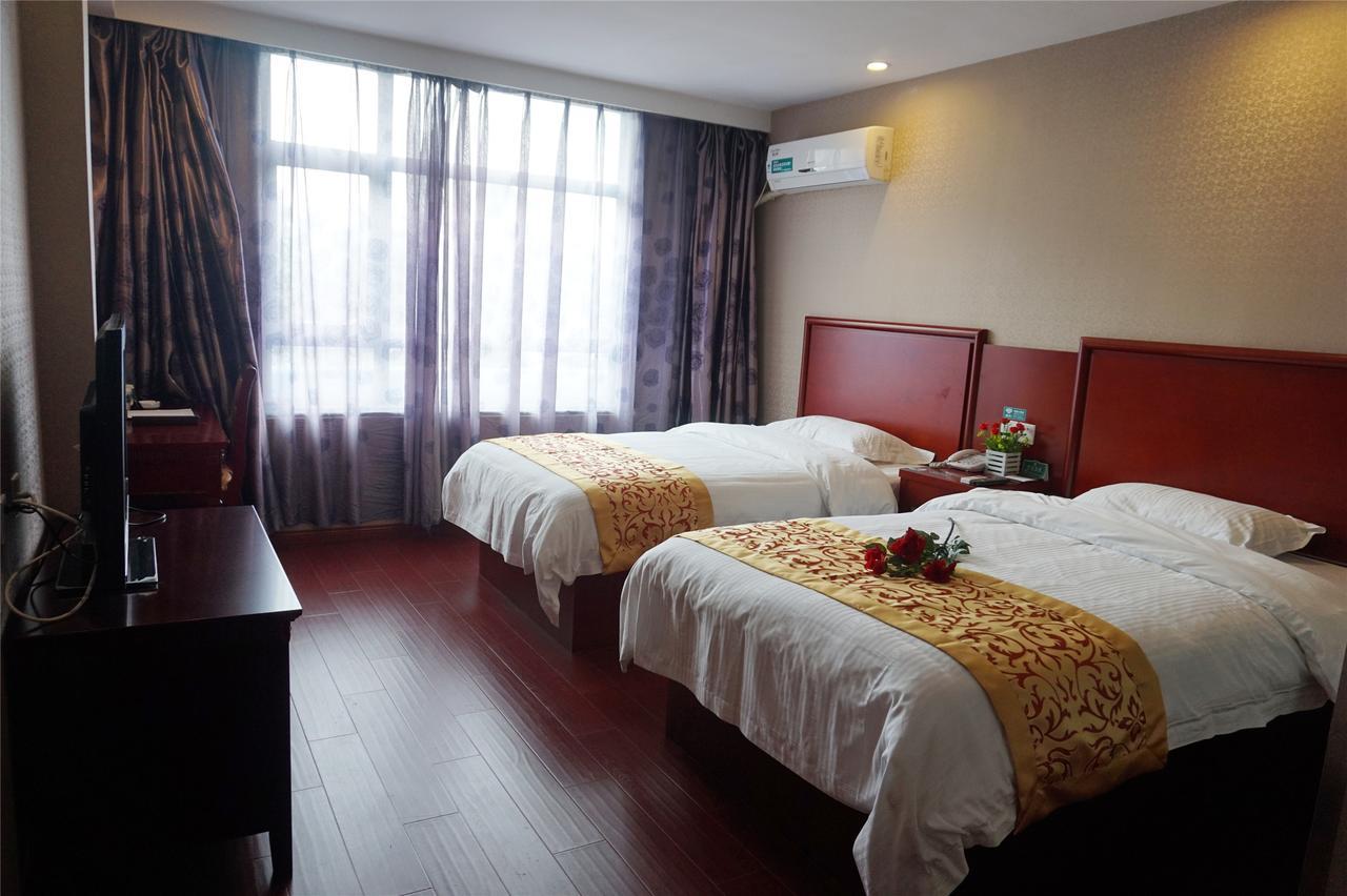 Greentree Alliance Yichang East Yichang Station Hotel Exteriör bild